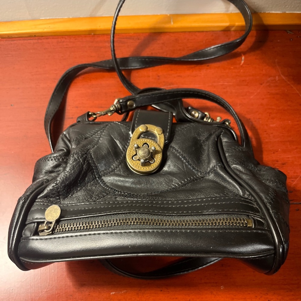 Vintage patchwork black leather shoulder/hand bag with gold accent clasp